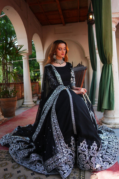 Parian Designer Suit 01